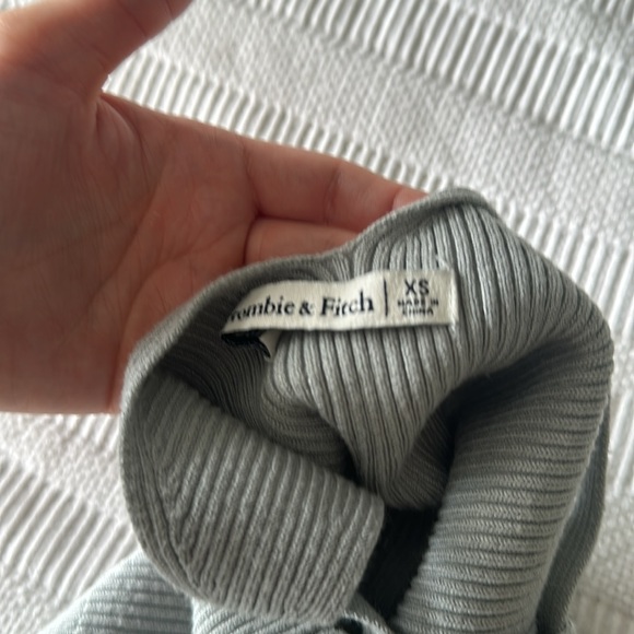 Abercrombie Crop Tank & Cardigan Set - Sage Green 🍃 - Picture 8 of 8